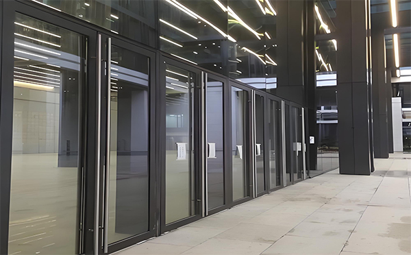 昭苏玻璃地弹门 昭苏玻璃地弹门