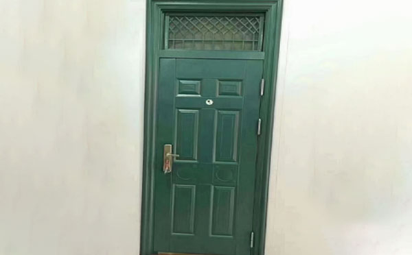 昭苏学校教室门