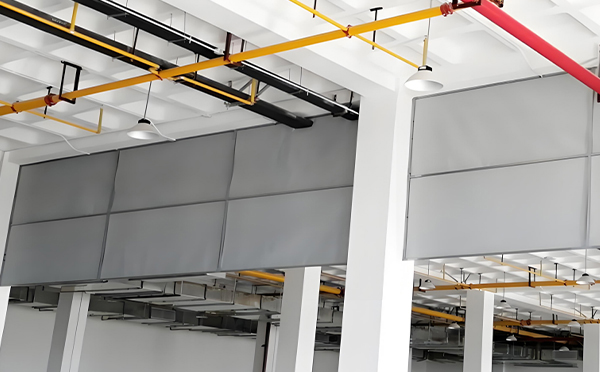 商场防烟分区常闭节点：昭苏挡烟垂壁高度与控制器接线图解